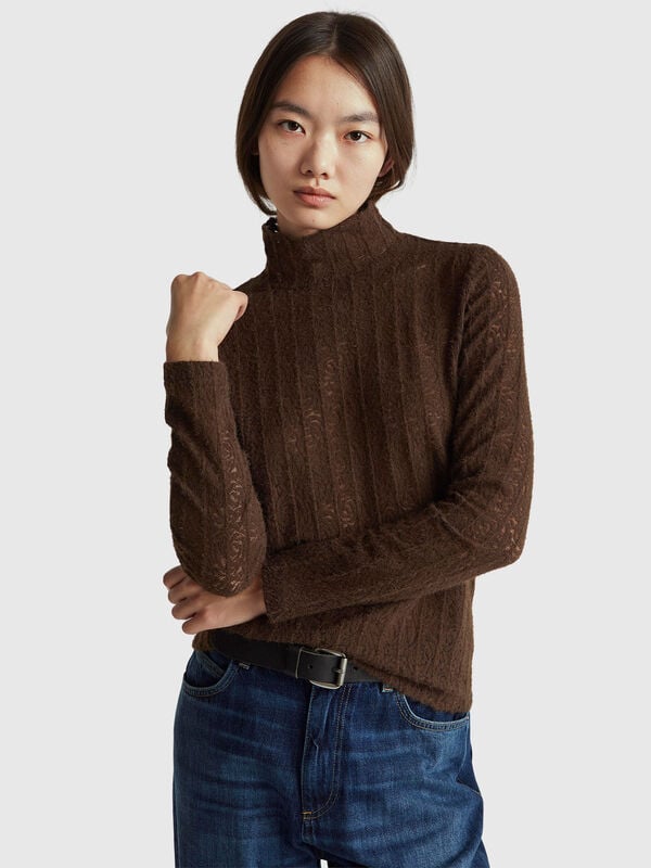 Blusa em renda slim fit Mulher