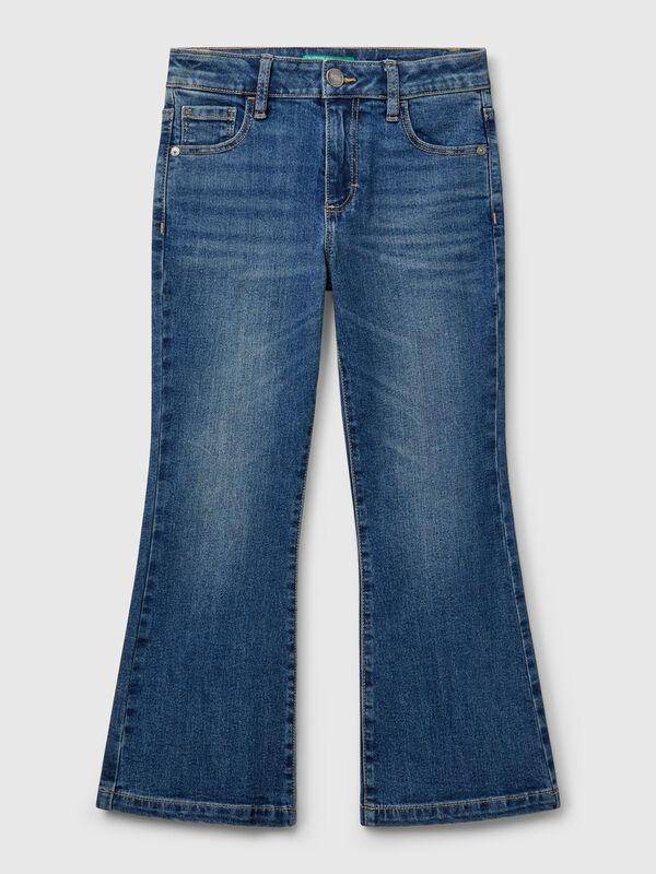 Jeans cinco bolsos boca-de-sino Menina