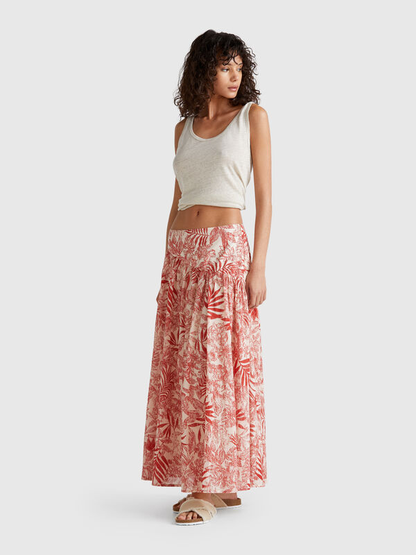 Saia comprida com estampado tropical Mulher