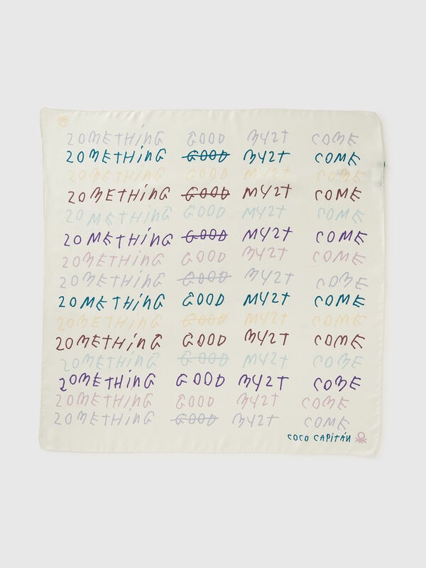 Cloth scarf with Coco Capitán text Mulher