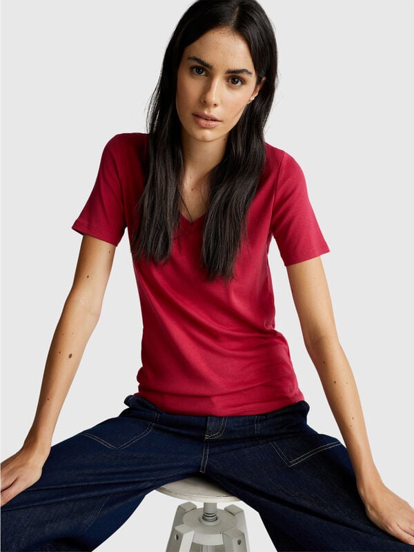 T-shirt em algodão puro com decote em V Mulher