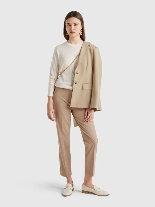 Calças fluidas slim fit Mulher