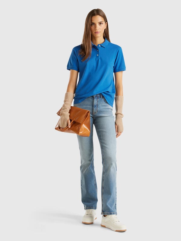 Calça jeans bootcut com mistura de algodão  Mulher