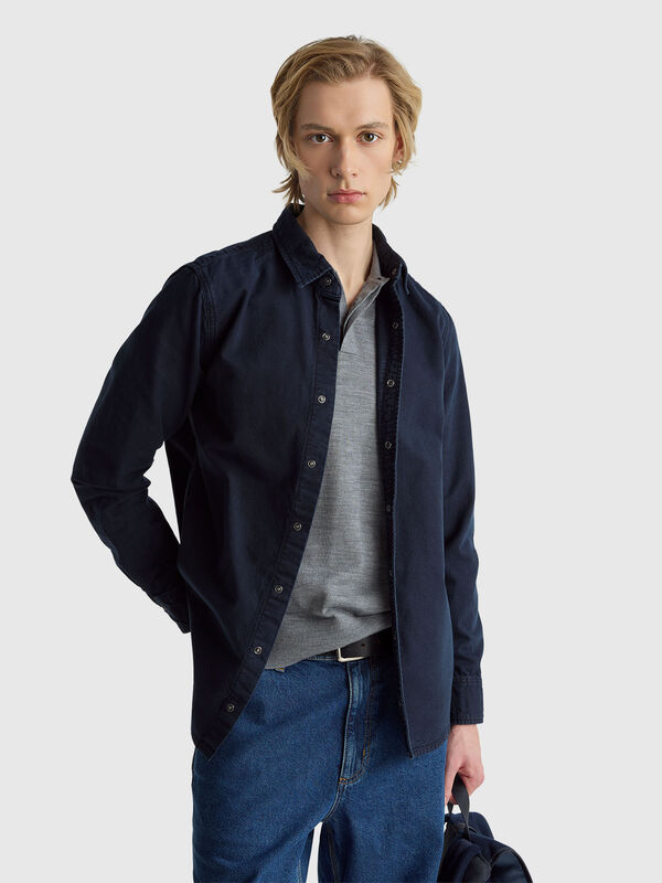 Camisa slim fit 100% algodão Homem