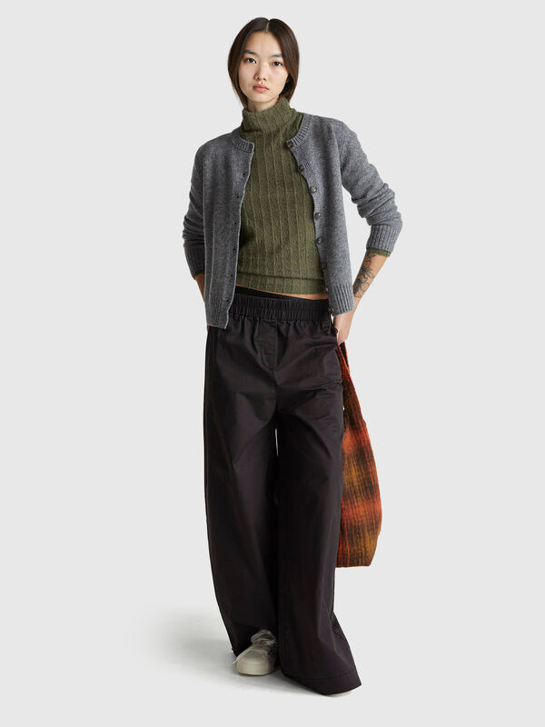 Blusa em renda slim fit Mulher