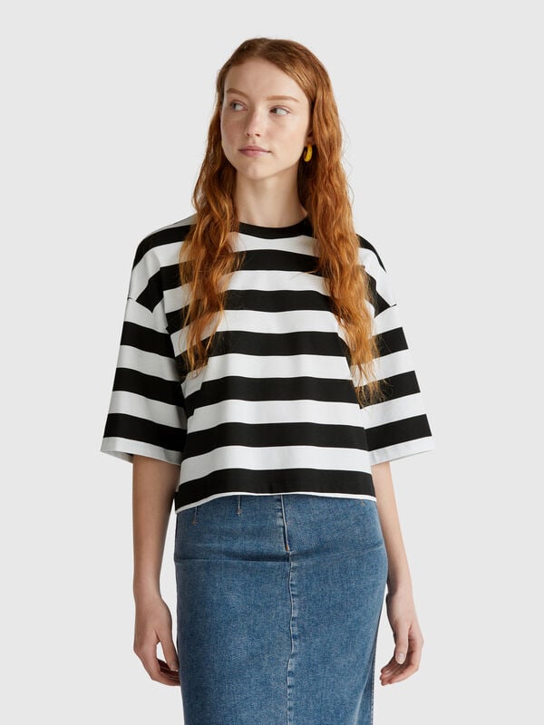 T-shirt às riscas branco e preto Mulher