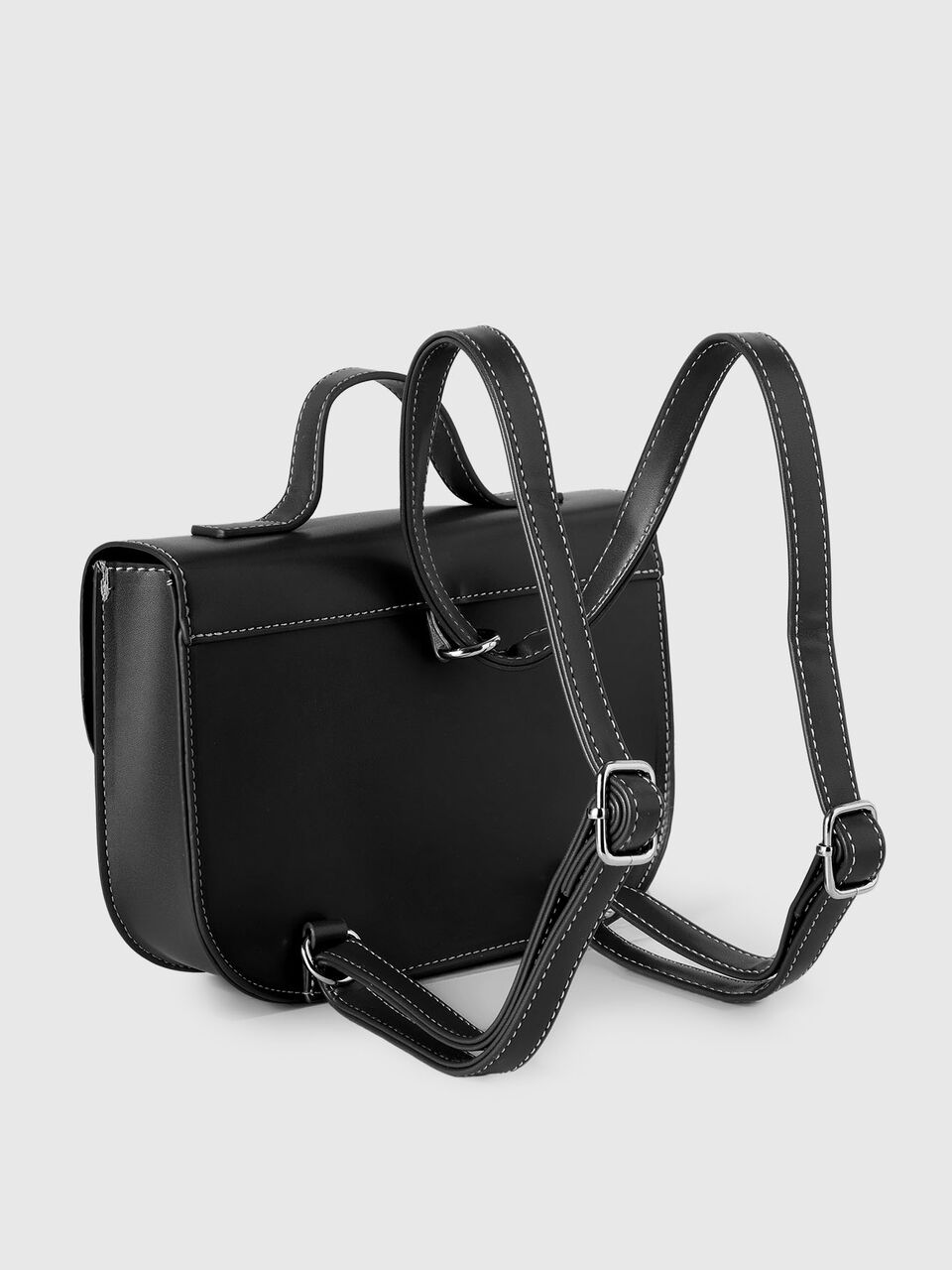 KNAPSACK Menina image number null