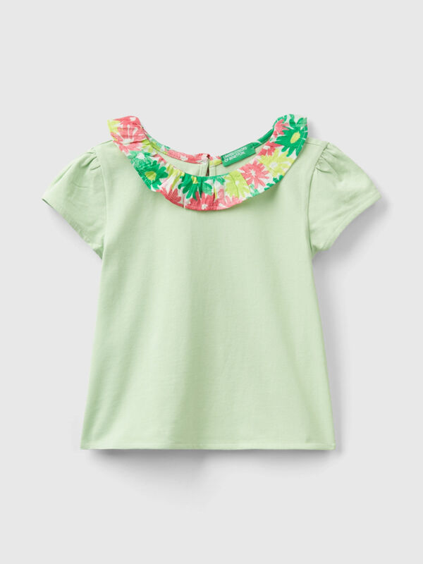 T-shirt com gola floral Menina