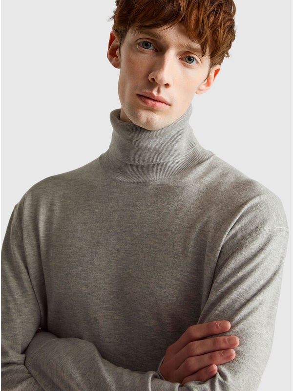Camisola de gola alta em mistura de viscose Homem