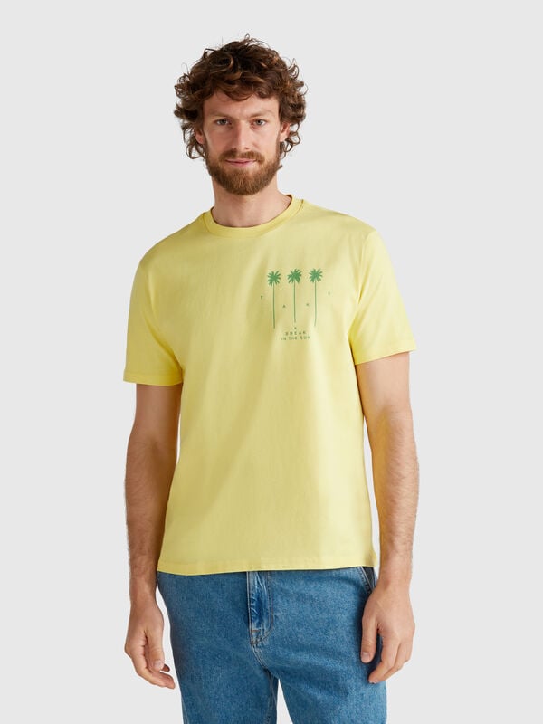 T-shirt amarela com estampa Homem
