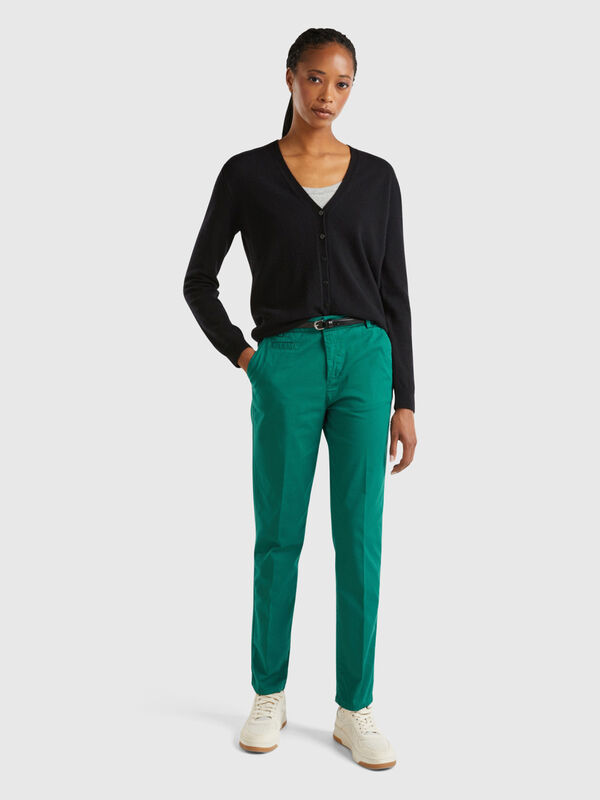 Chinos slim fit em algodão verde floresta Mulher