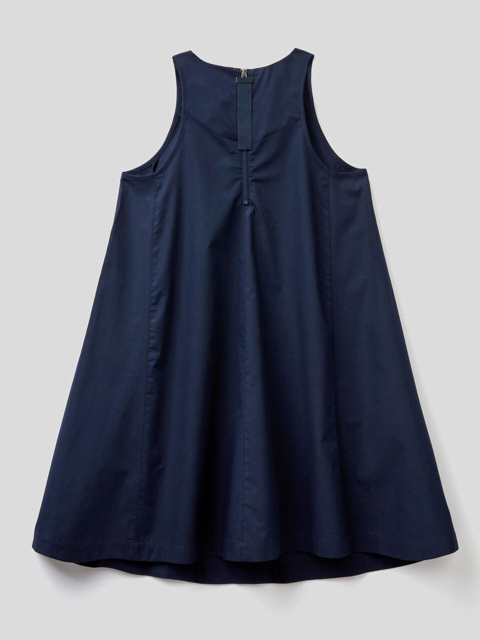 Vestido sem manga de corte em trapézio image number 2