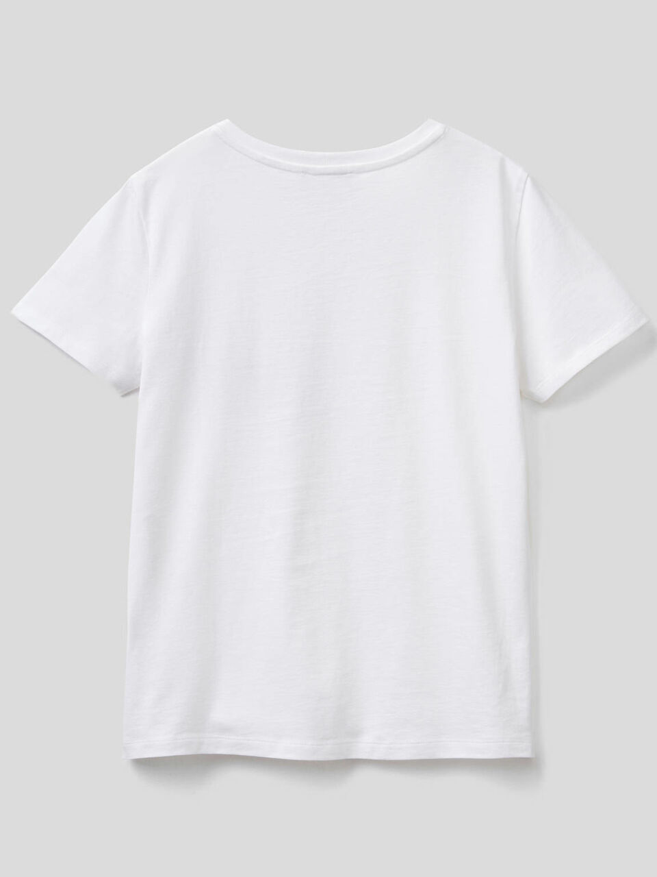 T-shirt com bolso bordado image number 2