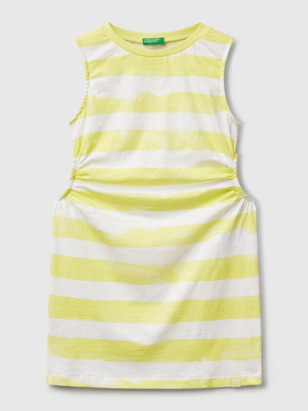Vestido às riscas com abertura Menina