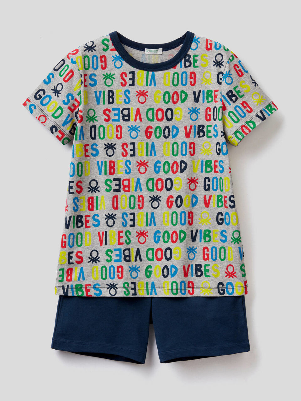 Pijama t-shirt e bermudas image number 1