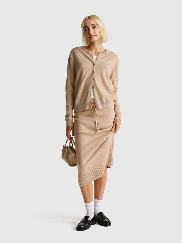 Cardigã de gola redonda bege em pura lã Merino Mulher