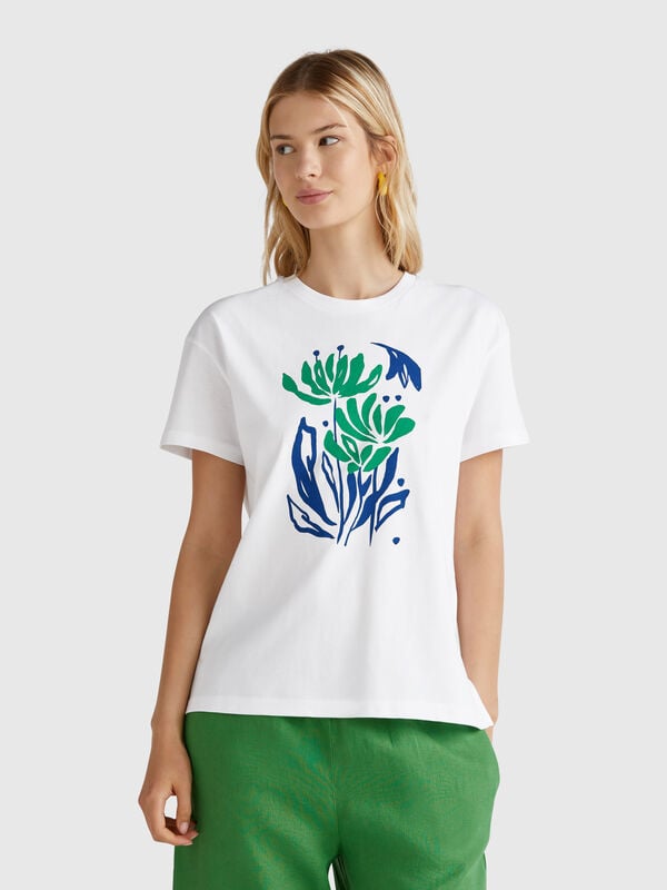 T-shirt regular com estampa de flores Mulher