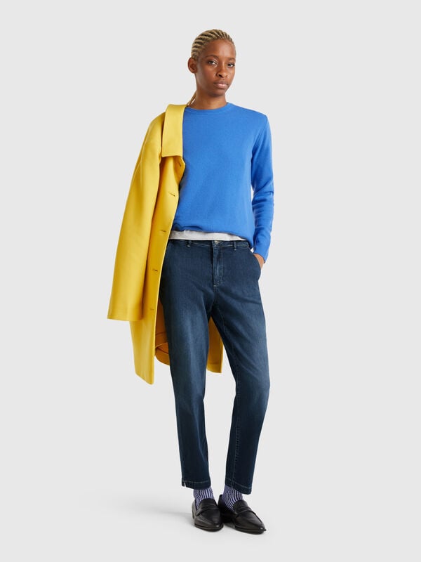 Chinos slim fit em denim Mulher