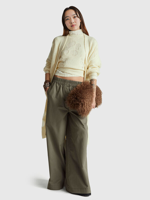 Camisola de manga curta com int&aacute;rsia de flores Mulher