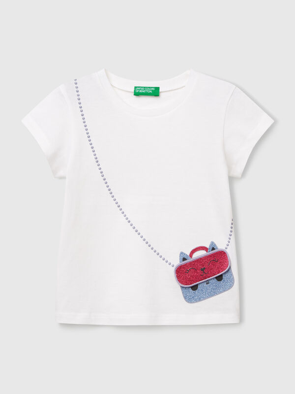 T-shirt com estampa e aplicação Menina