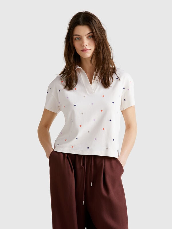 Polo com bordado flores Mulher