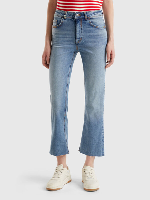 Jeans cropped em algodão reciclado Mulher