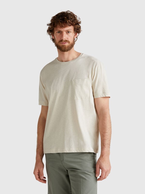 T-shirt com bolso pequeno em mistura de linho Homem