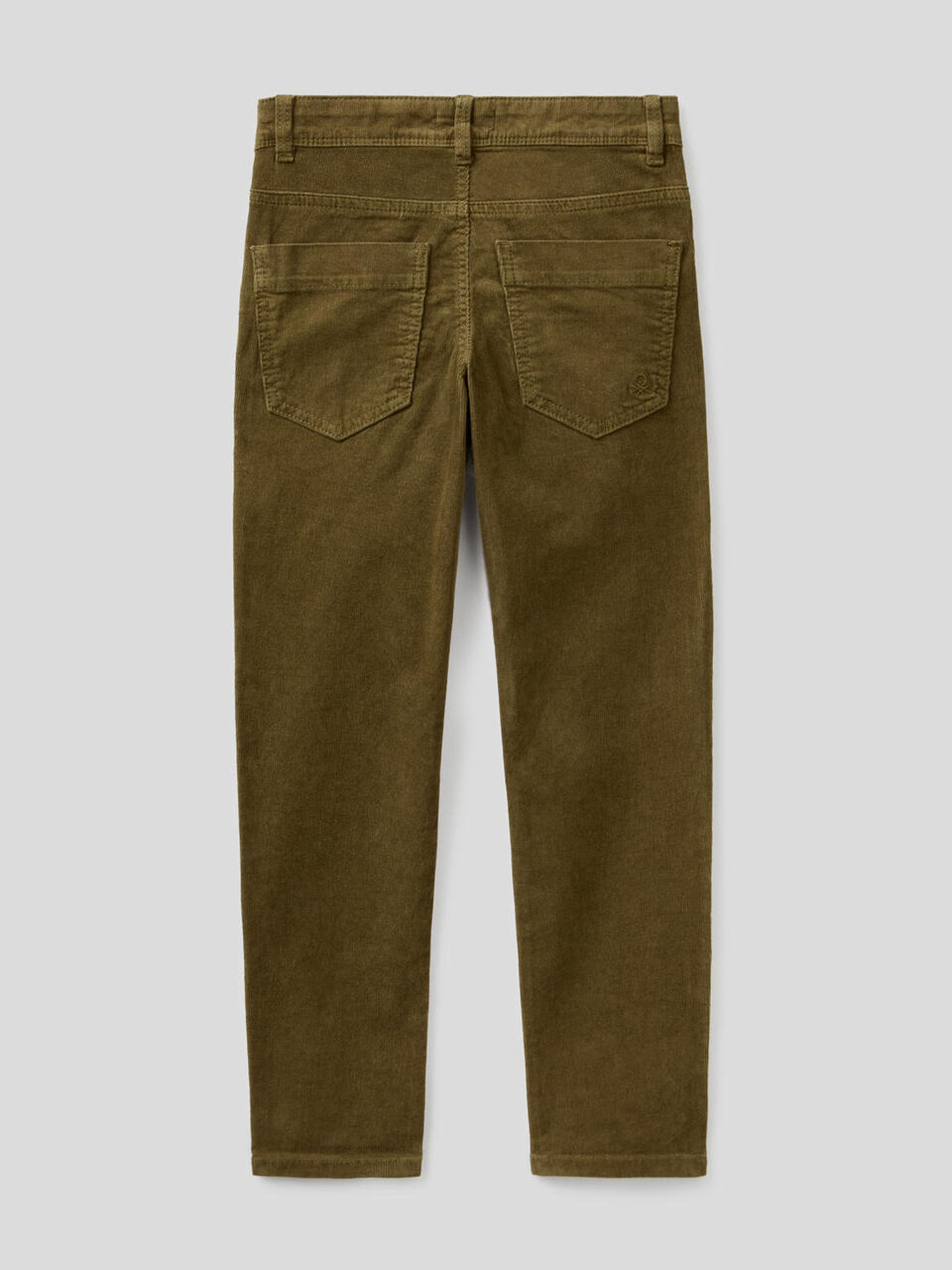 Calças slim fit em veludo stretch image number 2