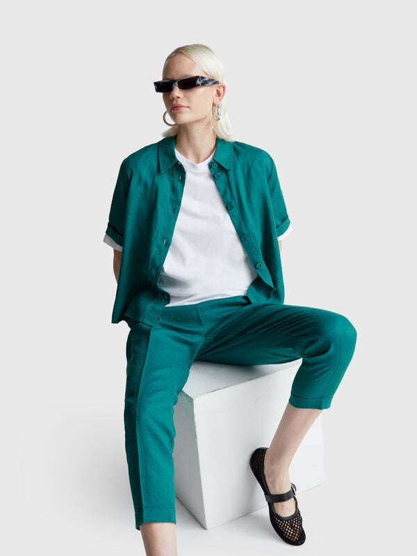 Calças regular fit em linho puro Mulher