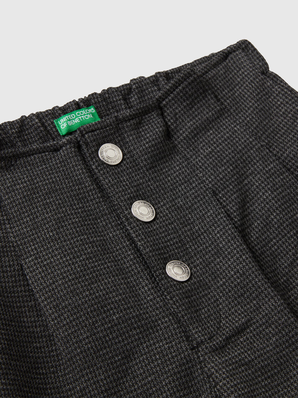 SHORTS Menina image number null