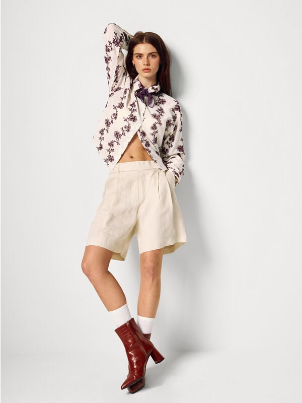 Camisa com bordado flores Mulher