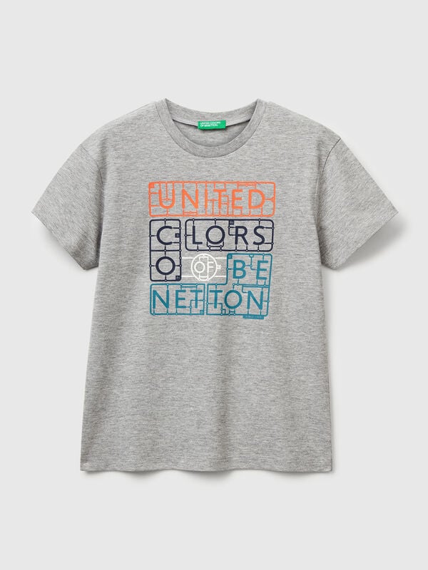 T-shirt em algodão com estampa Menino