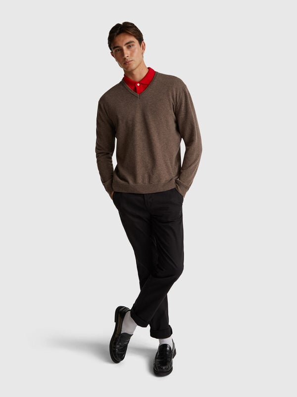 Camisola decote em V cinzento em pura lã Merino Homem