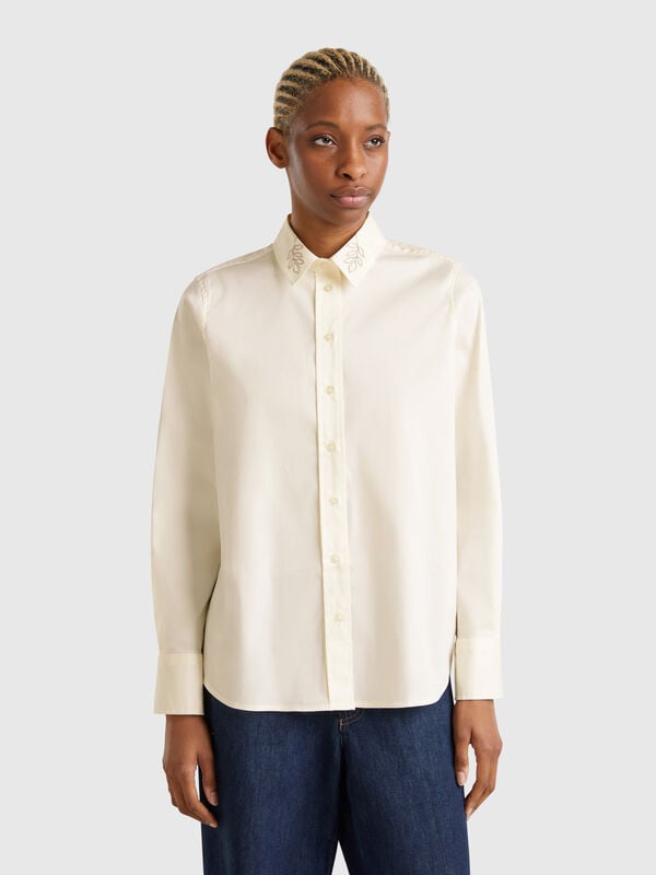 Camisa com colarinho bordado Mulher