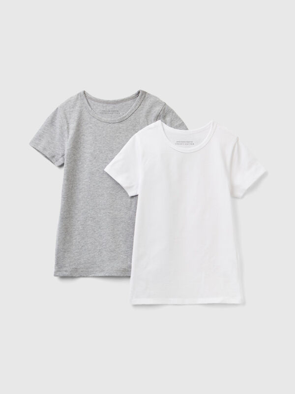 Duas t-shirts em algodão orgânico stretch