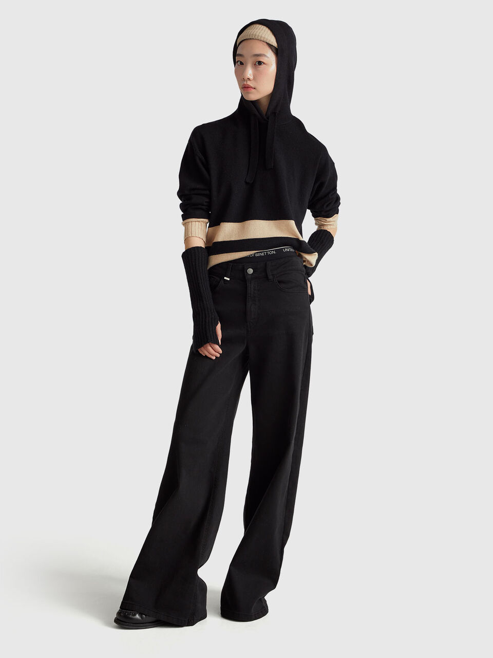 SWEATER W/HOOD Mulher image number null