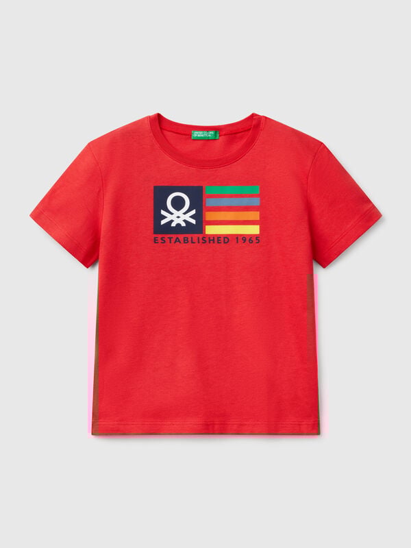 T-shirt com estampa logótipo Menino