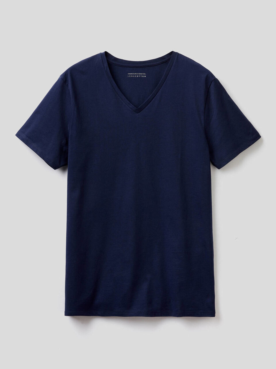T-shirt 100% algodão com decote em V image number 1