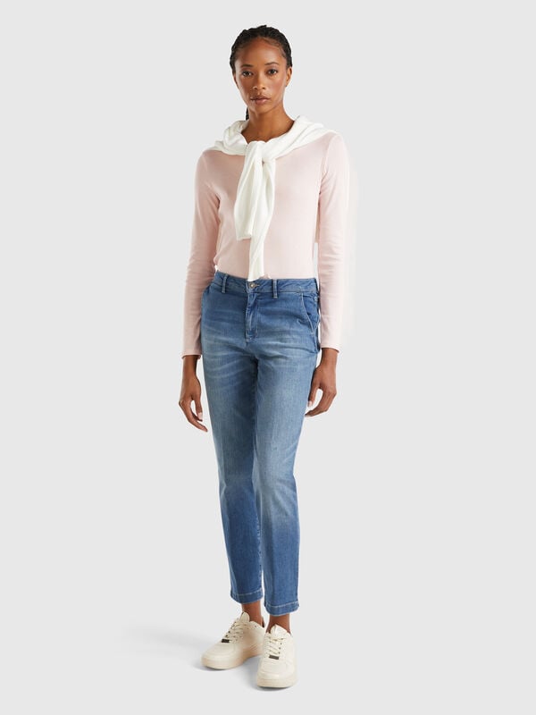 Chinos slim fit em denim Mulher
