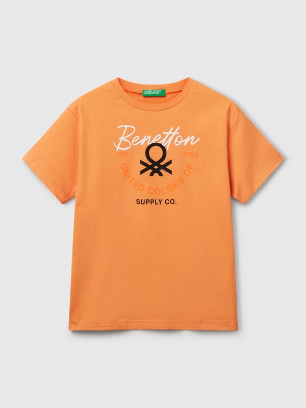 T-shirt com logótipo Menino