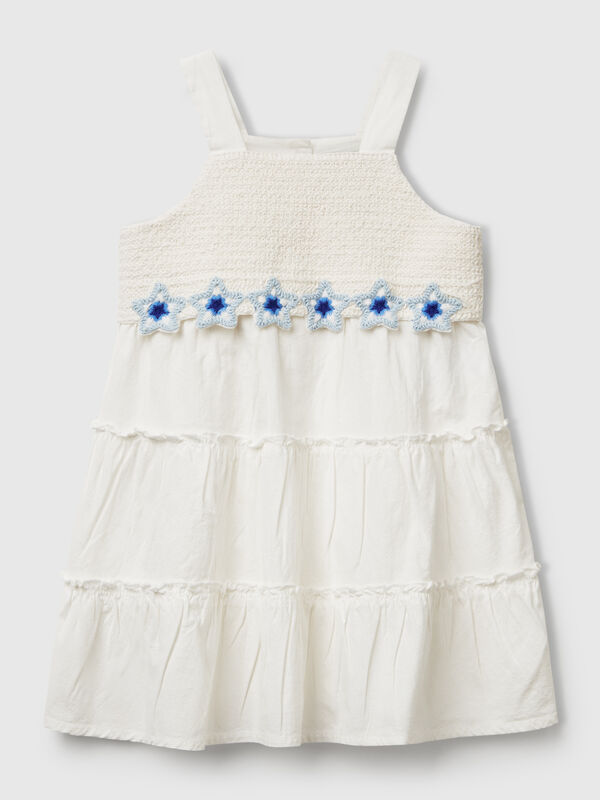 Vestido com flores macramé  Menina