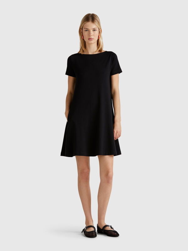 Vestido curto evasé Mulher