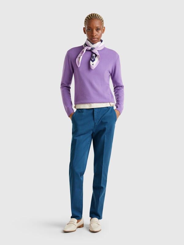 Chinos slim fit em algodão azul força aérea Mulher
