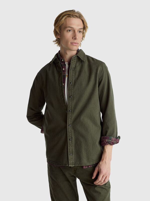 Camisa slim fit 100% algodão Homem