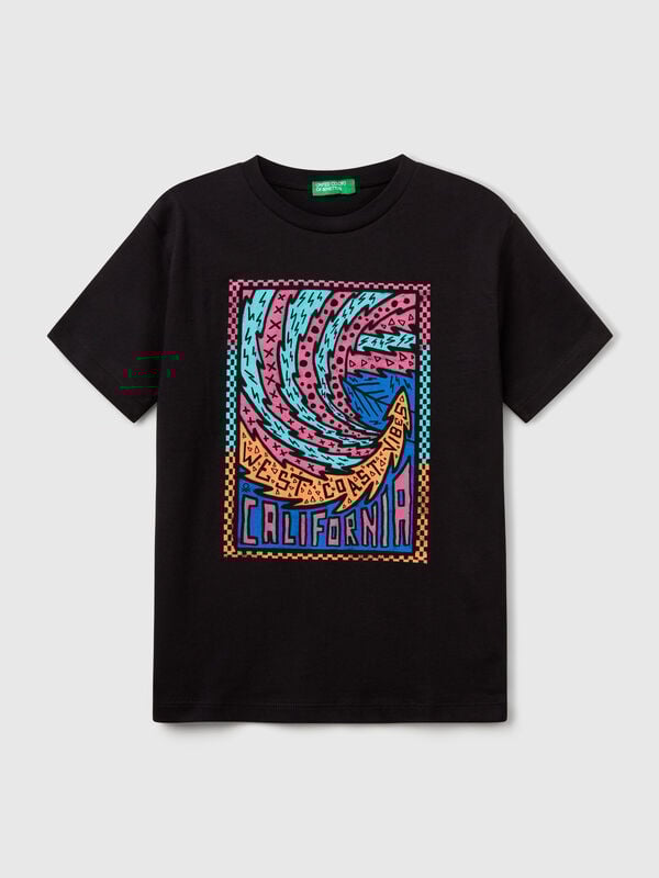T-shirt em algodão com estampa Menino