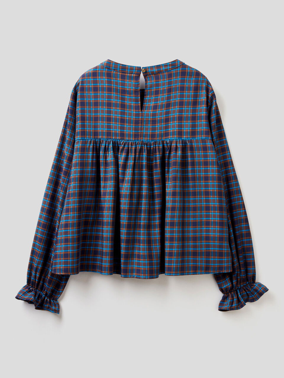 Blusa aos quadrados com folho image number 2