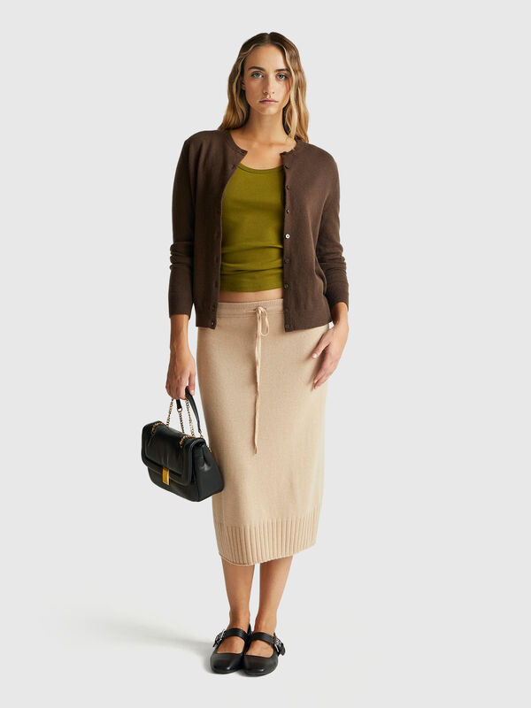 Cardigã de gola redonda castanho em pura lã Merino Mulher