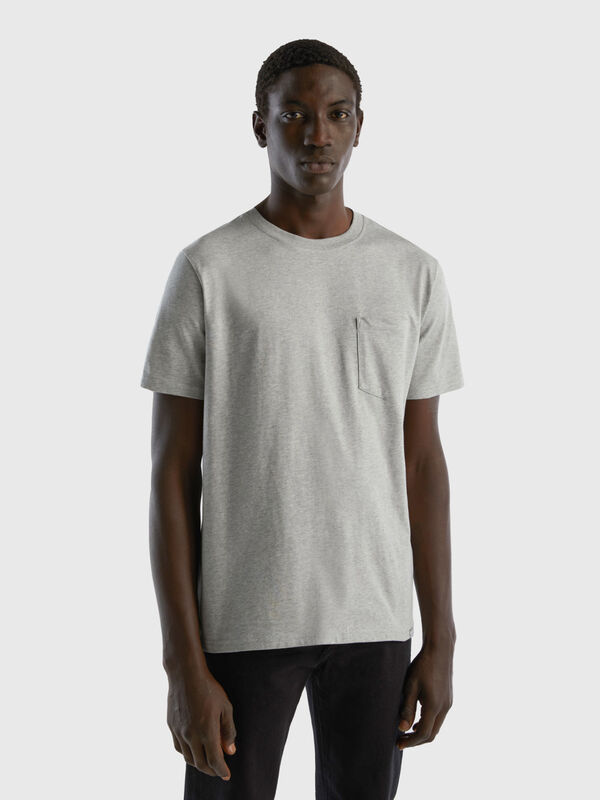 T-shirt 100% algodão com bolso