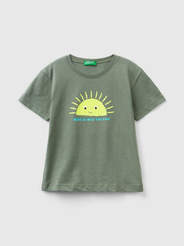 T-shirt com detalhes fluorescentes Menino