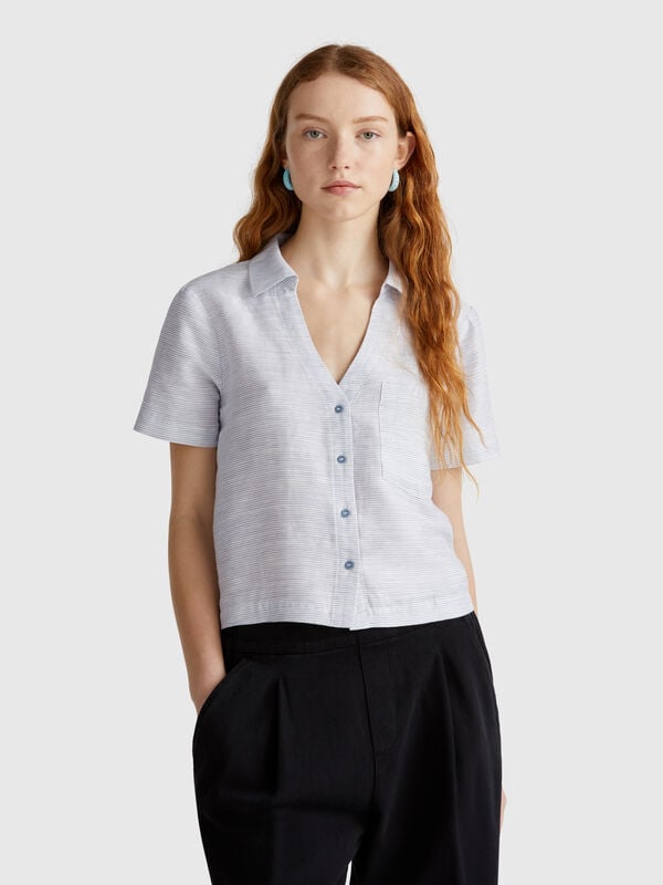 Camisa às riscas em mistura de linho Mulher